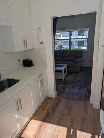 326 Wilson St 201, Hollywood, FL 33019