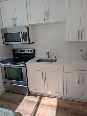 326 Wilson St 201, Hollywood, FL 33019