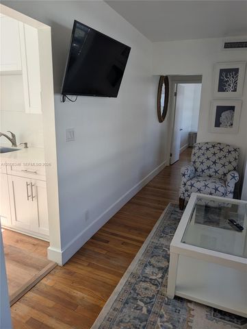 326 Wilson St 201, Hollywood, FL 33019