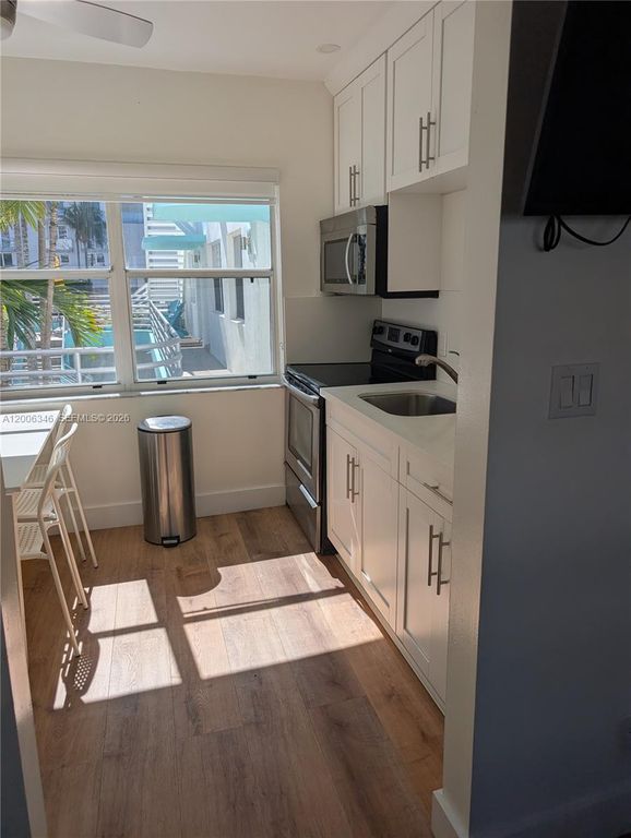 326 Wilson St 201, Hollywood, FL 33019