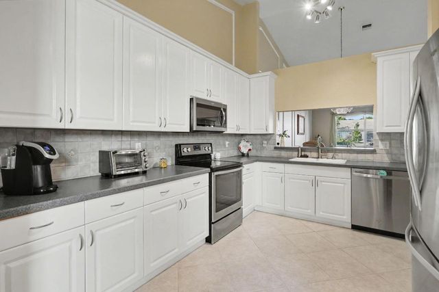 6239 Caladium Road, Delray Beach, FL 33484