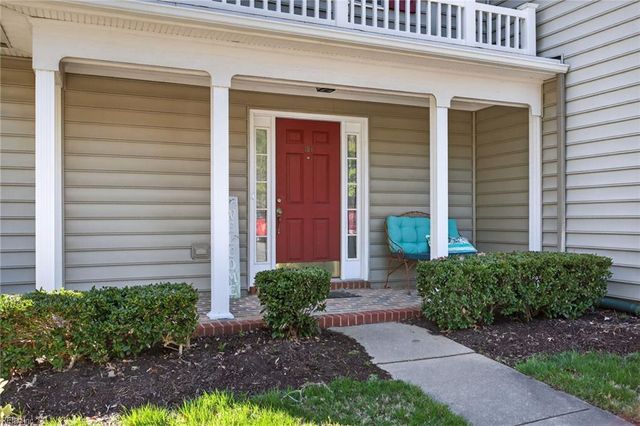 308 Waters Edge LN, Suffolk, VA 23435