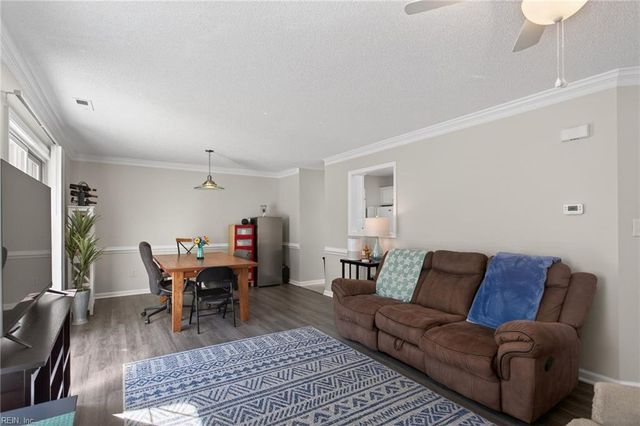 308 Waters Edge LN, Suffolk, VA 23435