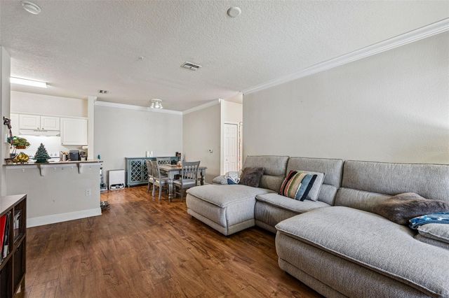 200 SOUTHERN PECAN CIRCLE 104, Winter Garden, FL 34787