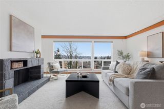 2500 W Manor Place #216, Seattle, WA 98199