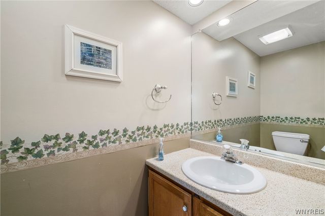 30 Parktrail Lane, Cheektowaga, NY 14227