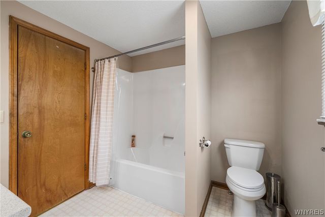 30 Parktrail Lane, Cheektowaga, NY 14227