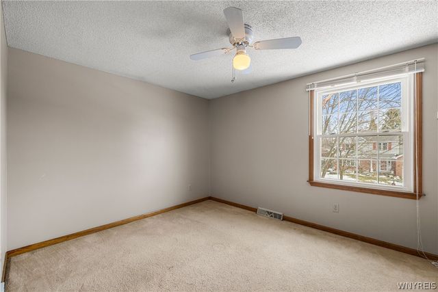 30 Parktrail Lane, Cheektowaga, NY 14227