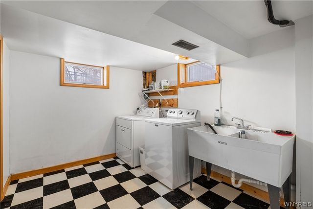 30 Parktrail Lane, Cheektowaga, NY 14227