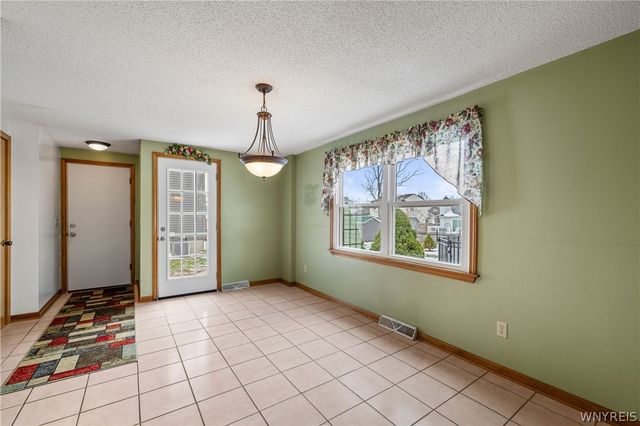 30 Parktrail Lane, Cheektowaga, NY 14227