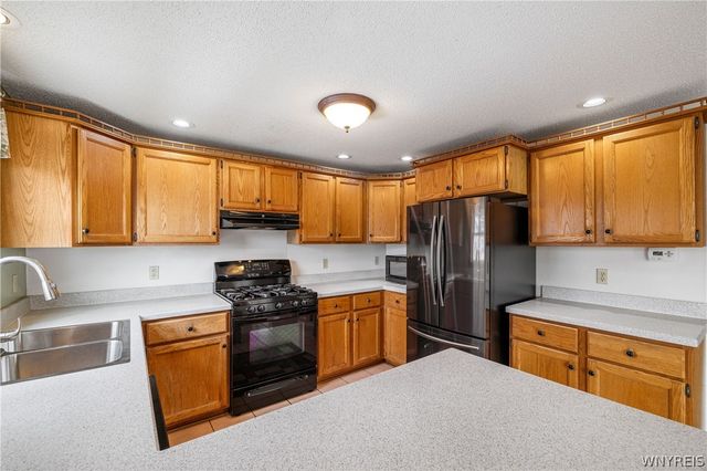 30 Parktrail Lane, Cheektowaga, NY 14227