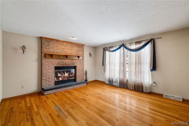 30 Parktrail Lane, Cheektowaga, NY 14227