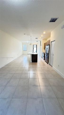 8005 NW 104th Ave 21, Doral, FL 33178