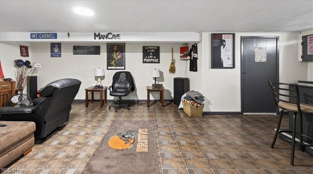 17282 Mccracken Road, Maple Heights, OH 44137