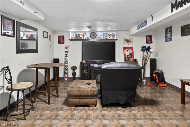 17282 Mccracken Road, Maple Heights, OH 44137