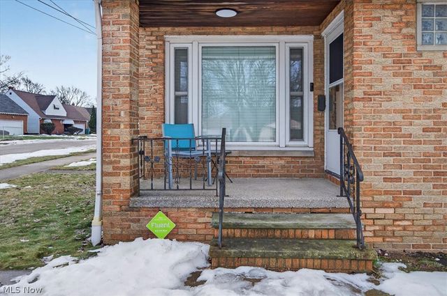 17282 Mccracken Road, Maple Heights, OH 44137