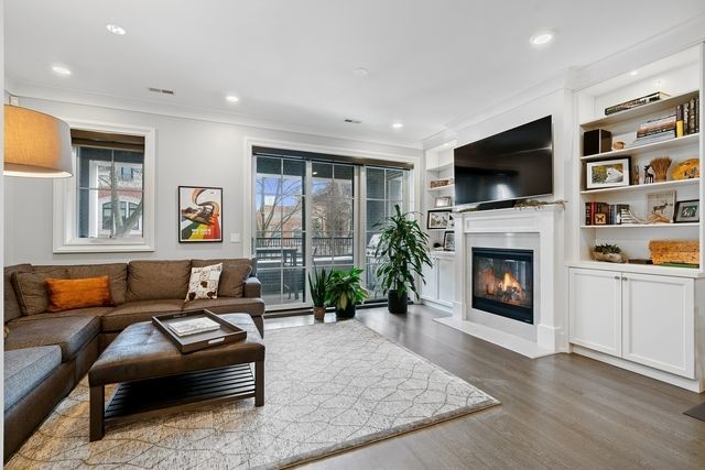 2020 N Howe Street 2S, Chicago, IL 60614