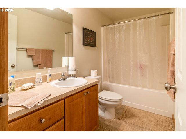 867 N SUMMERWOOD St, Roseburg, OR 97471