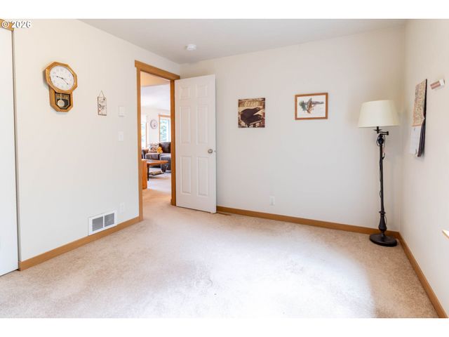 867 N SUMMERWOOD St, Roseburg, OR 97471