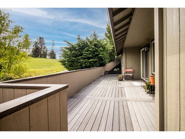 867 N SUMMERWOOD St, Roseburg, OR 97471