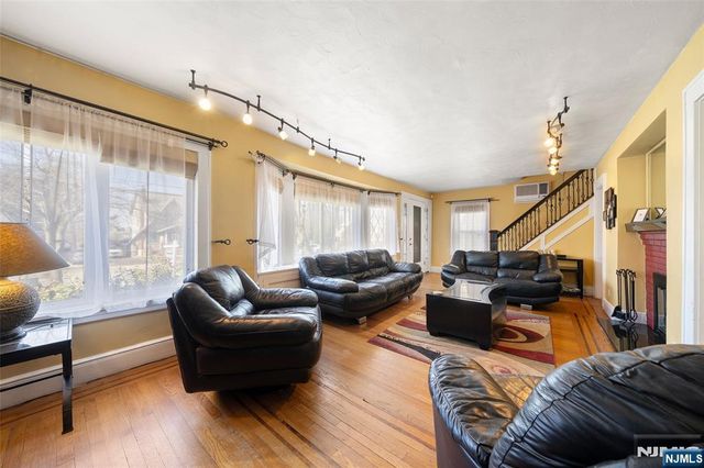 185 Larch Avenue, Teaneck, NJ 07666