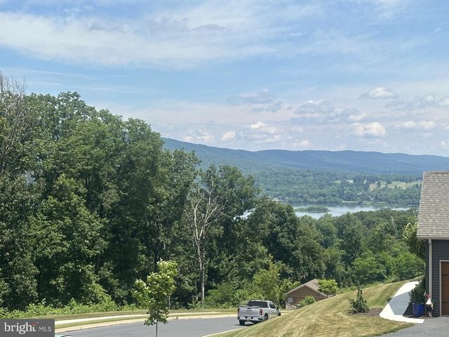110 STONE ARCH DR, Marysville, PA 17053