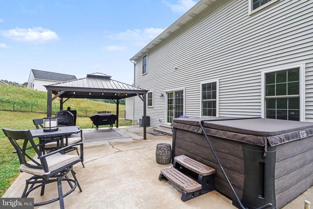 110 STONE ARCH DR, Marysville, PA 17053
