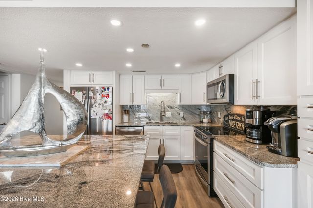 1080 Saint Joseph Street Apt 4c, Carolina Beach, NC 28428