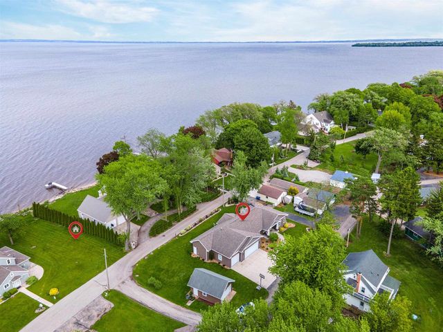 3810 APPLE LANE, Oshkosh, WI 54902