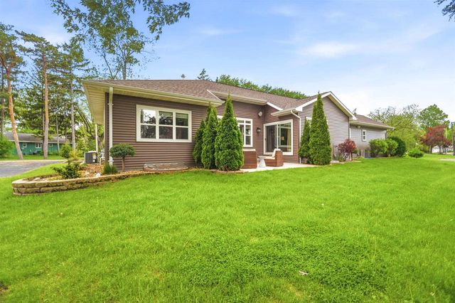 3810 APPLE LANE, Oshkosh, WI 54902