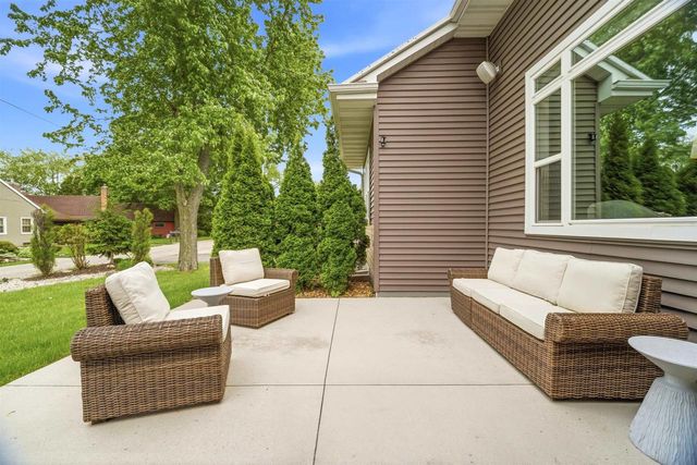 3810 APPLE LANE, Oshkosh, WI 54902