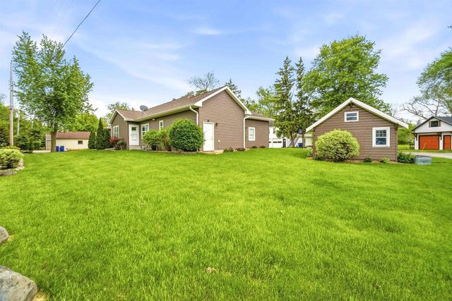 3810 APPLE LANE, Oshkosh, WI 54902