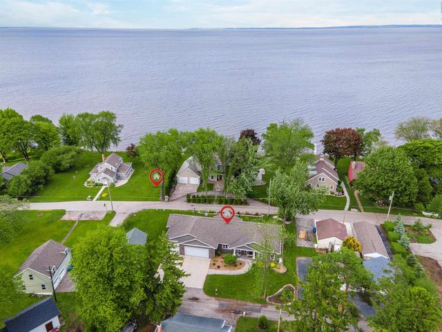 3810 APPLE LANE, Oshkosh, WI 54902