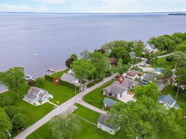 3810 APPLE LANE, Oshkosh, WI 54902