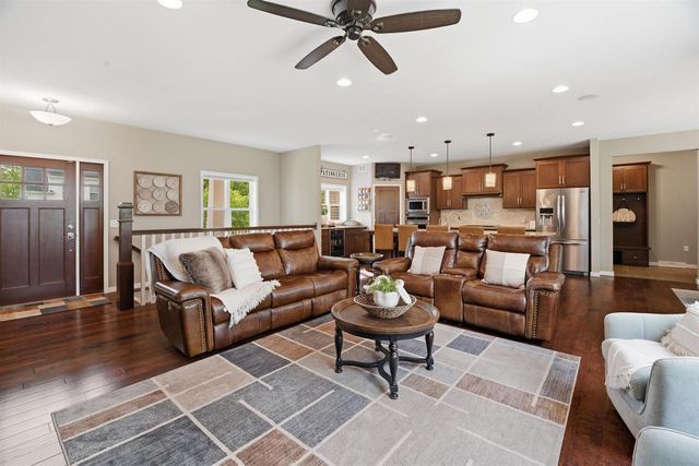 3810 APPLE LANE, Oshkosh, WI 54902
