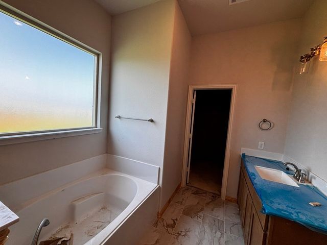 156 Hillview Trail, Decatur, TX 76234