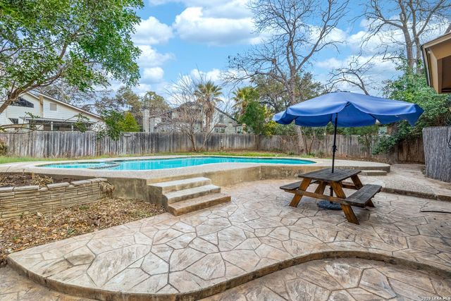 3615 Shallow Brook, San Antonio, TX 78247
