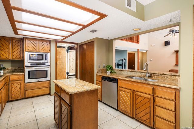 3615 Shallow Brook, San Antonio, TX 78247