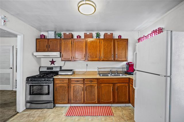 15 Ada Street, Geneva City, NY 14456