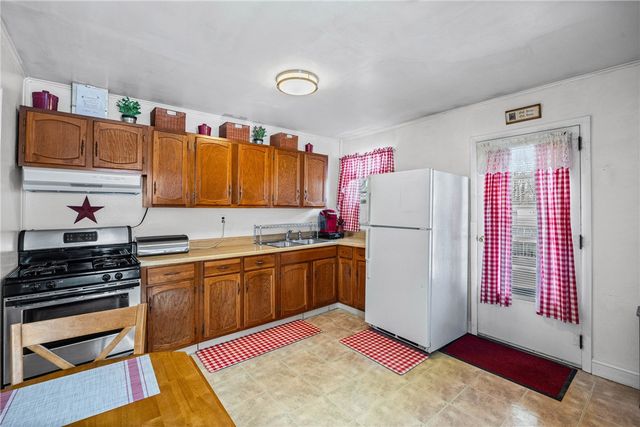 15 Ada Street, Geneva City, NY 14456