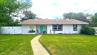 1015 S Welch Street S A, Denton, TX 76201