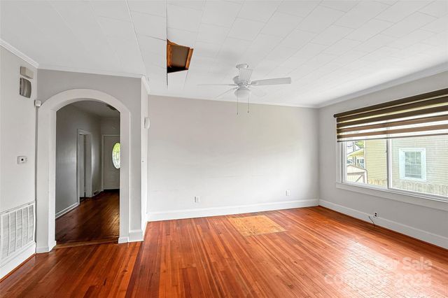 209 S Ransom Street, Gastonia, NC 28052