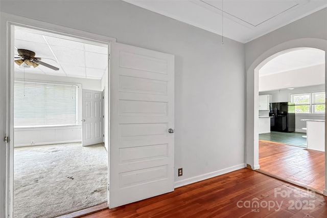 209 S Ransom Street, Gastonia, NC 28052