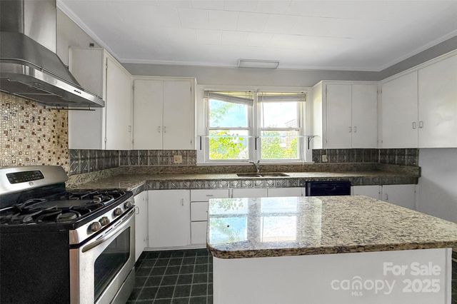 209 S Ransom Street, Gastonia, NC 28052
