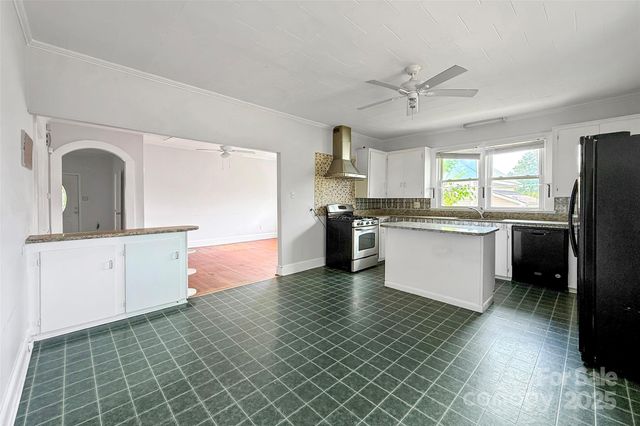209 S Ransom Street, Gastonia, NC 28052