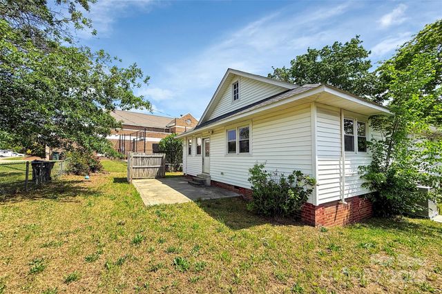 209 S Ransom Street, Gastonia, NC 28052