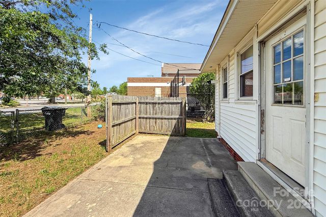 209 S Ransom Street, Gastonia, NC 28052