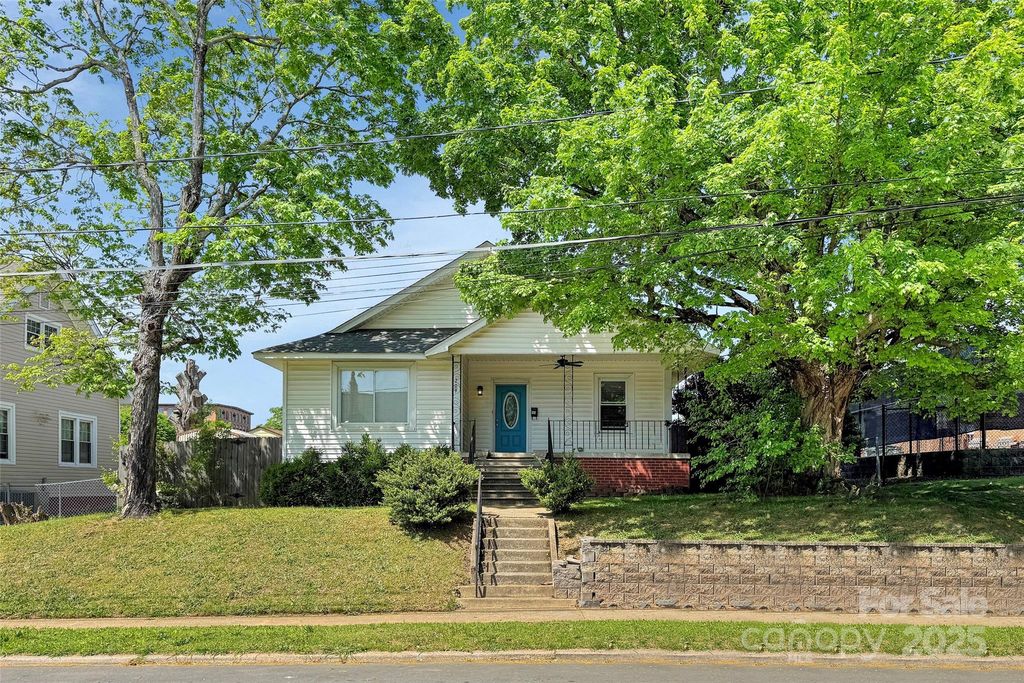 209 S Ransom Street, Gastonia, NC 28052