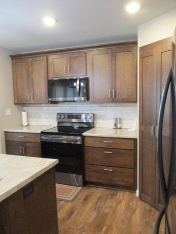 504 ADDIE LN, Centralia, MO 65240