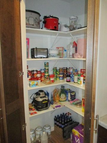 504 ADDIE LN, Centralia, MO 65240